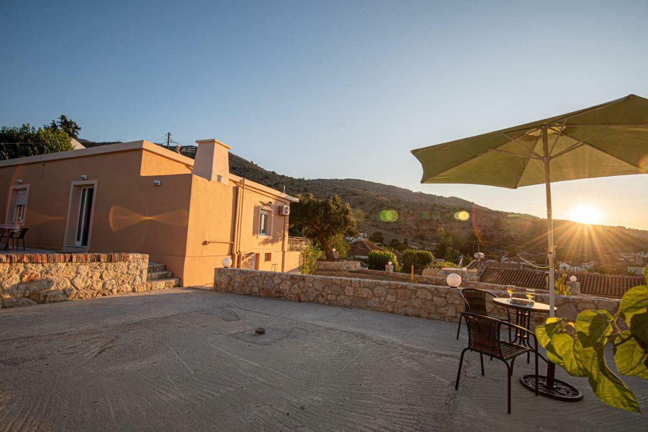 Panorama Country Residence Tzitzifes Luaran gambar