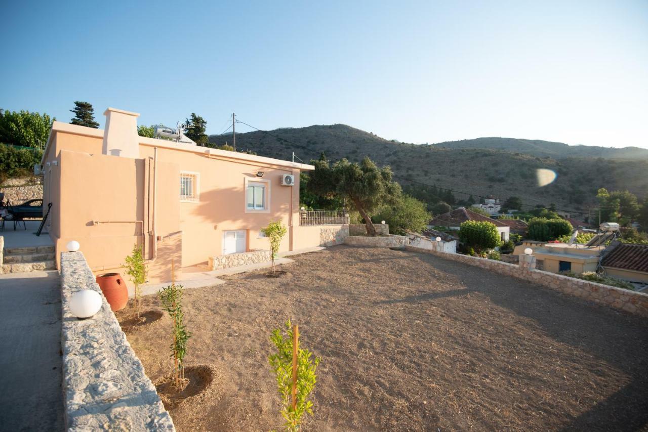 Panorama Country Residence Tzitzifes Luaran gambar