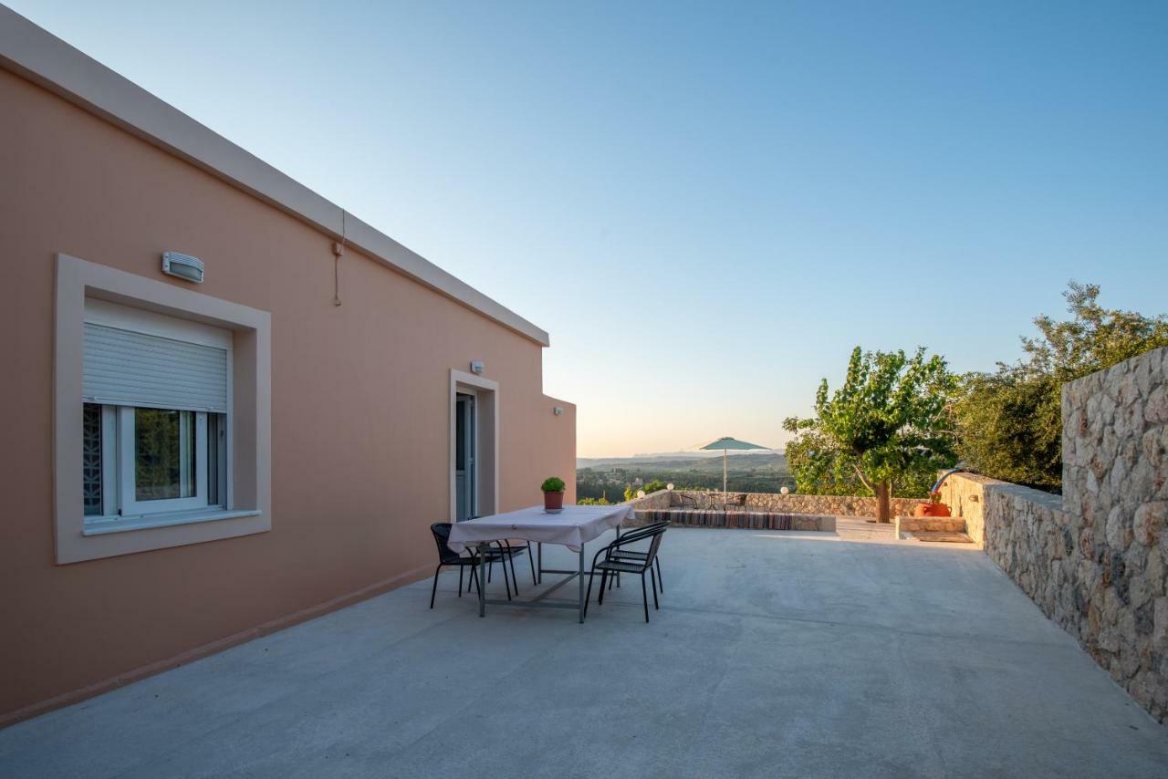 Panorama Country Residence Tzitzifes Luaran gambar
